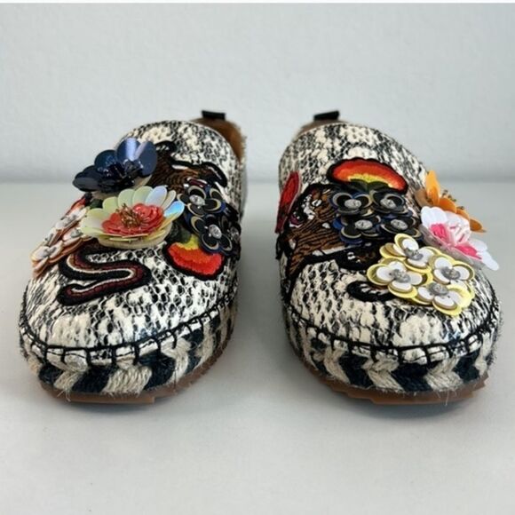 Bill Blass  - Picture 15 of 16